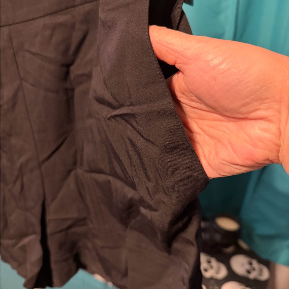 Bnwt Nine West Black Mid Rise Shorts in xl light weight - Picture 6 of 7